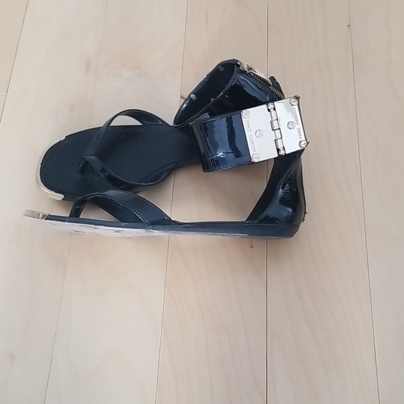 Black and gold ankle sandals - Picture 2 of 5